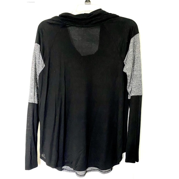 Light weigh, long sleeve, color block hooded sweater - Picture 5 of 5